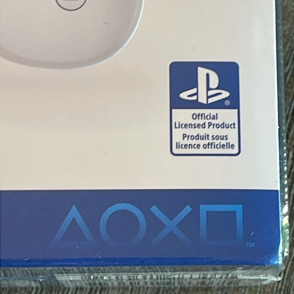 NIB PLAYSTATION BACKBONE LIGHTNING WHITE GAMING CONTROLLER FOR IPHONE BB-02-W-SW - Picture 9 of 11